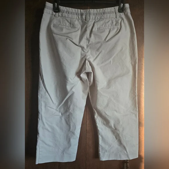 Ann Taylor Curvy Fit Crop Pants, 12 - Picture 4 of 5
